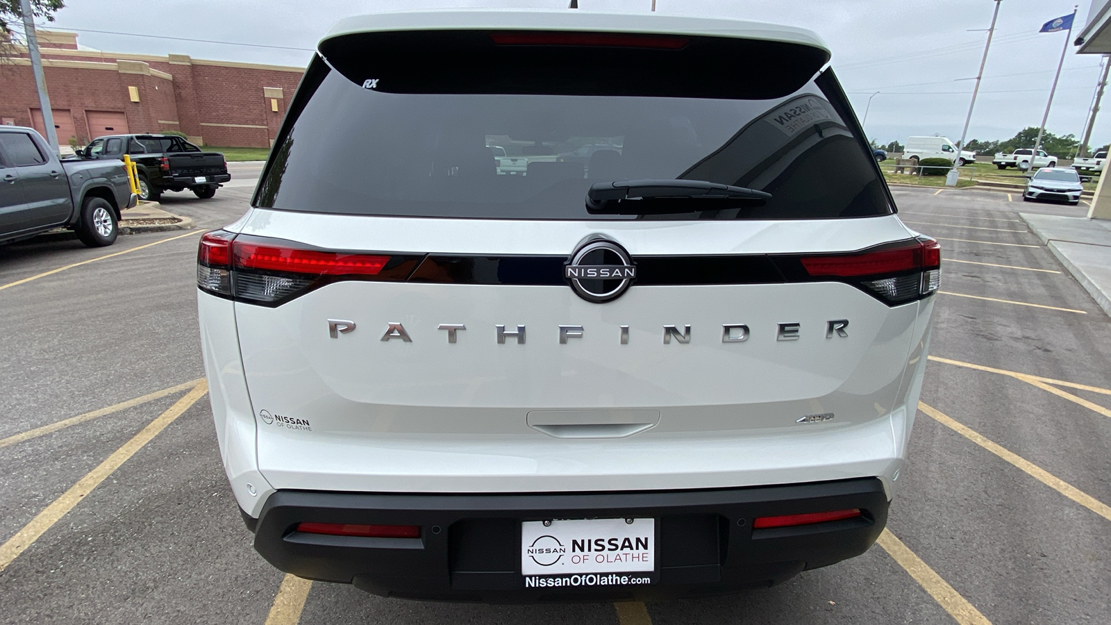 2024 Nissan Pathfinder S 7