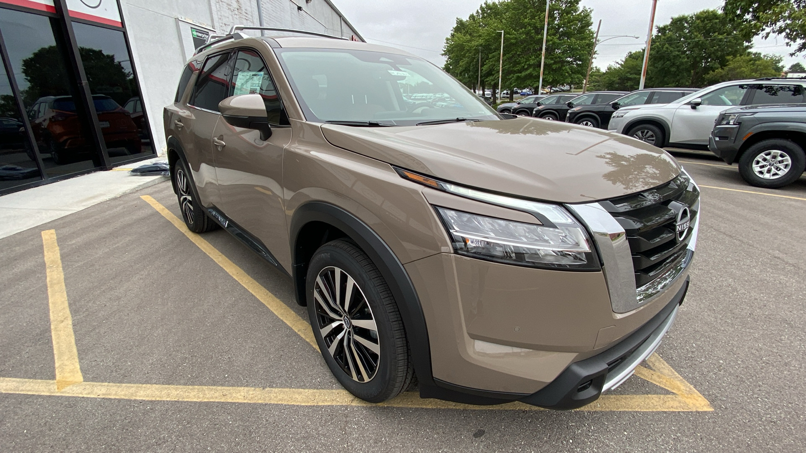 2024 Nissan Pathfinder Platinum 4