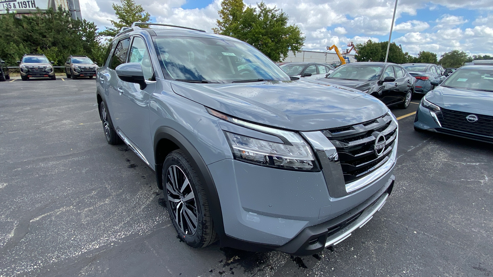 2024 Nissan Pathfinder Platinum 3