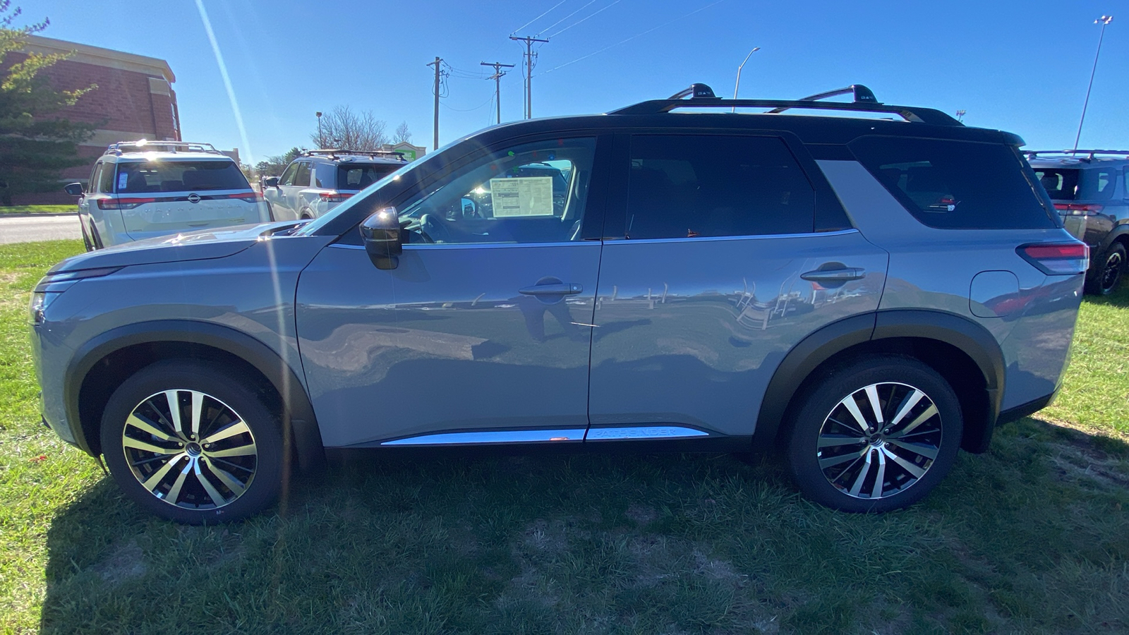 2024 Nissan Pathfinder Platinum 8