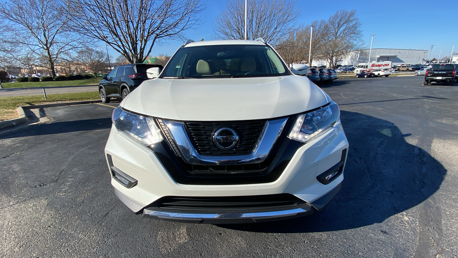 2018 Nissan Rogue SV 2