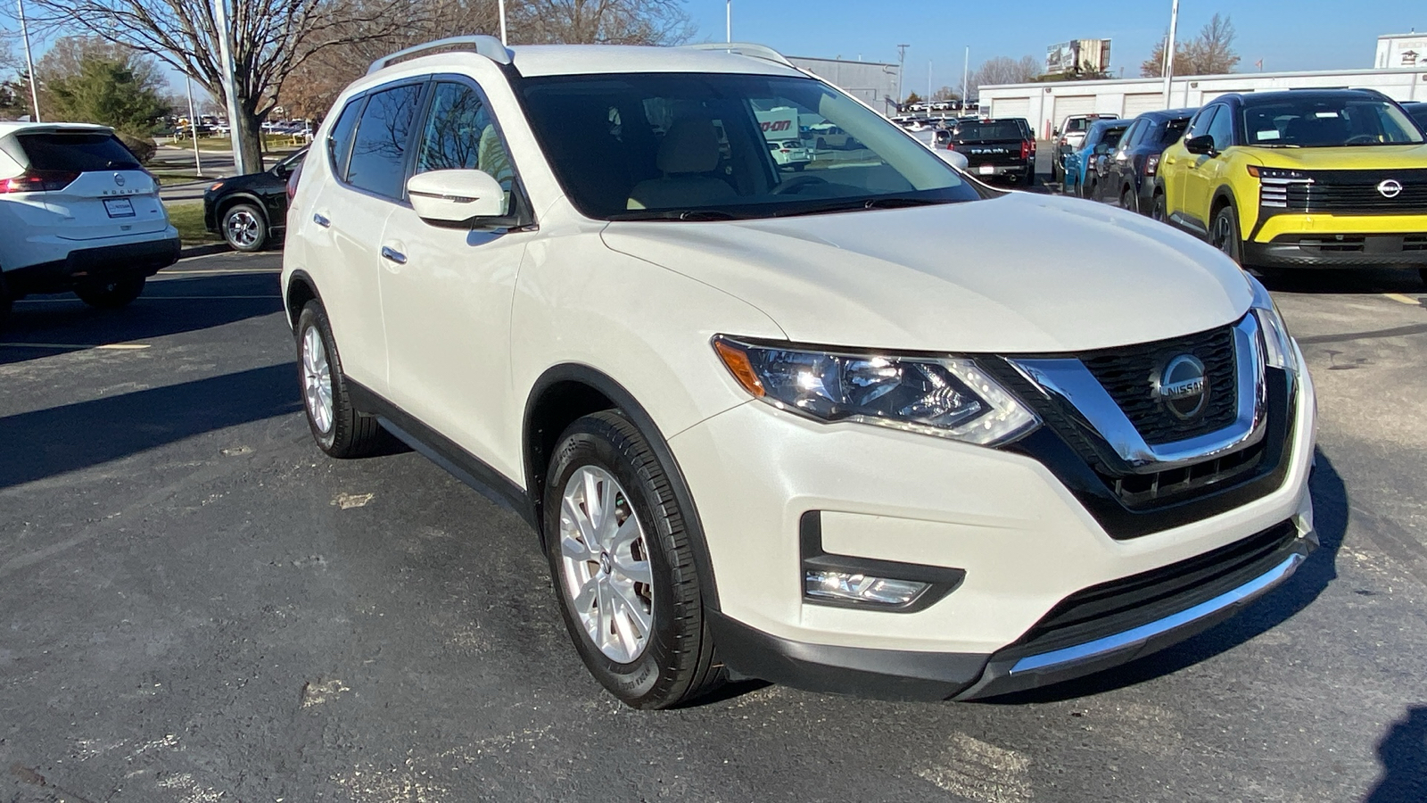 2018 Nissan Rogue SV 3