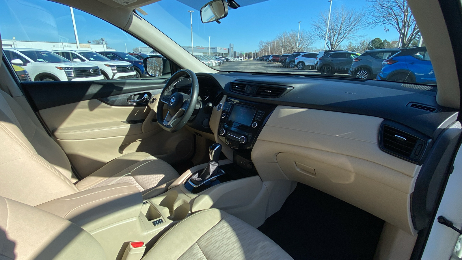 2018 Nissan Rogue SV 28