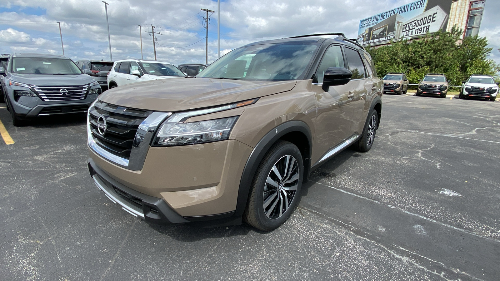 2024 Nissan Pathfinder Platinum 1