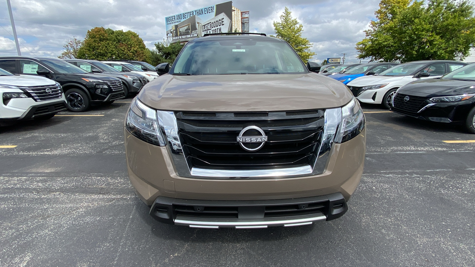 2024 Nissan Pathfinder Platinum 2