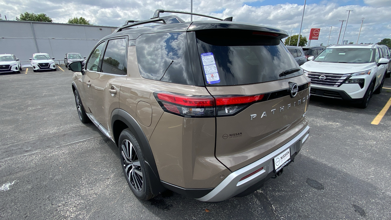 2024 Nissan Pathfinder Platinum 8