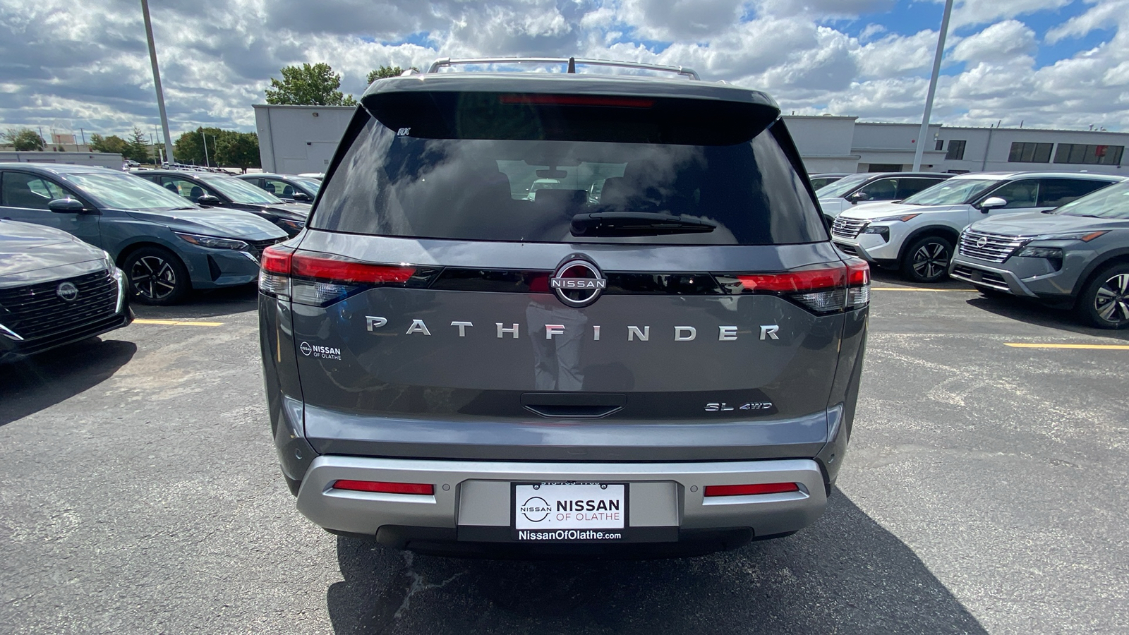 2024 Nissan Pathfinder SL 6