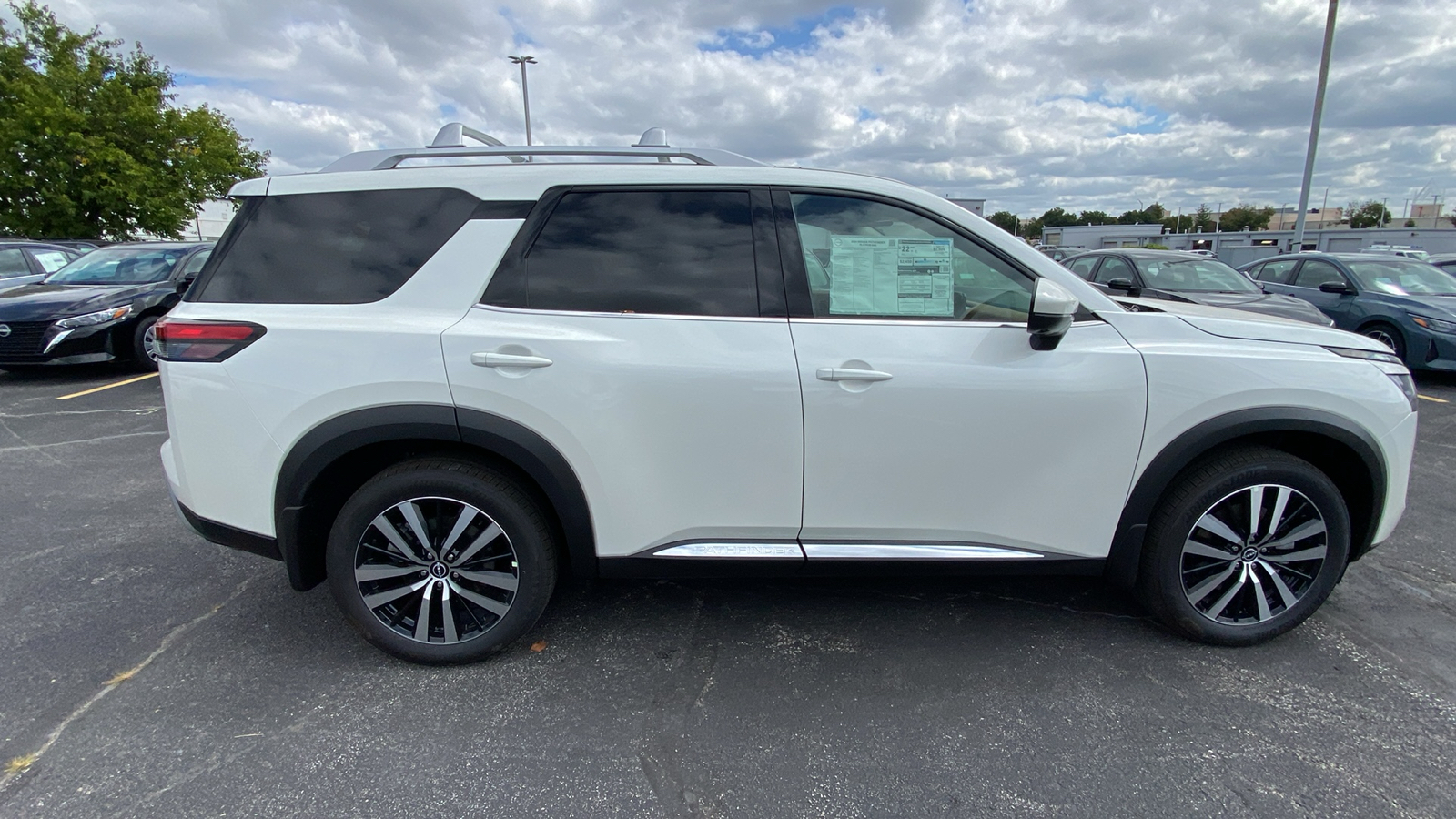 2024 Nissan Pathfinder Platinum 4