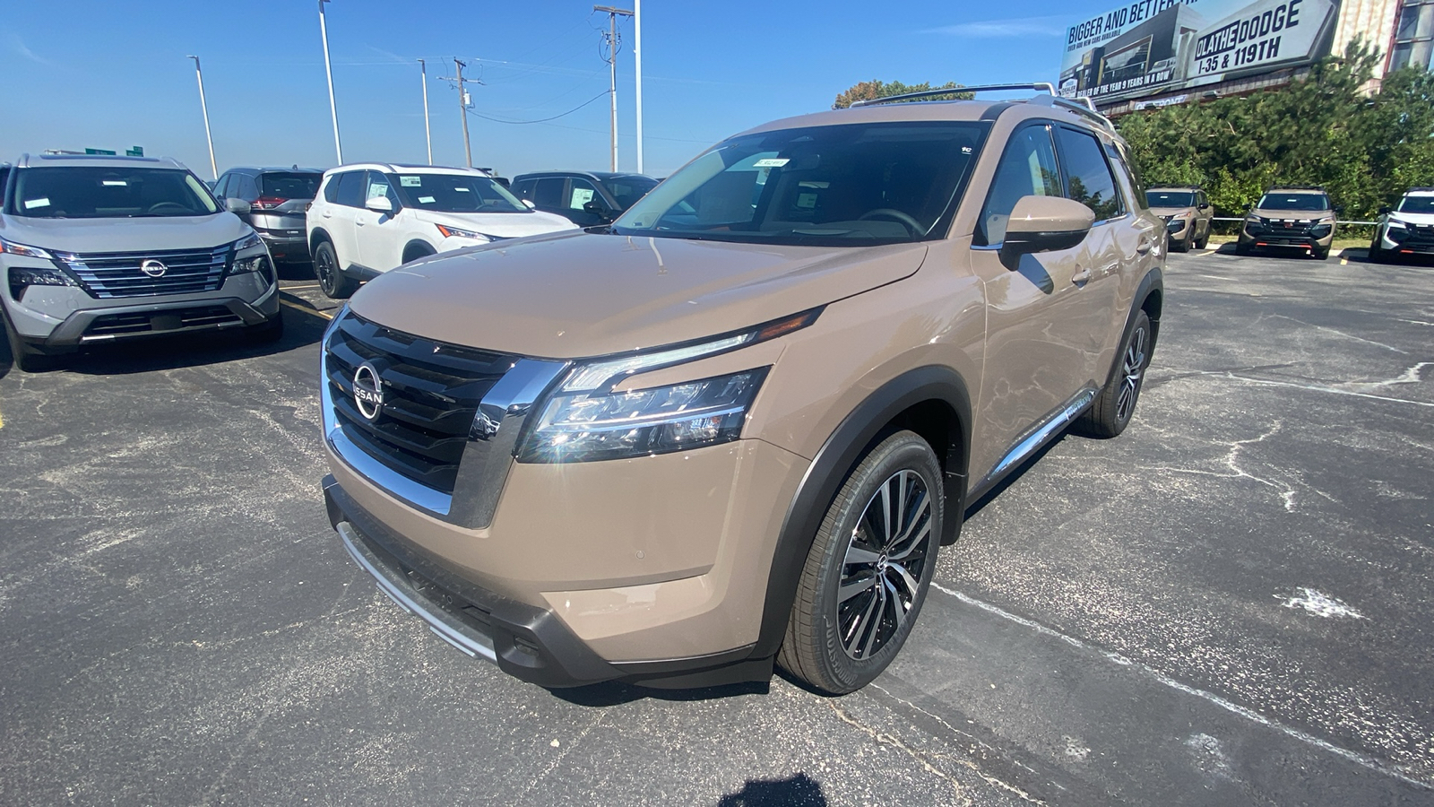 2024 Nissan Pathfinder Platinum 1