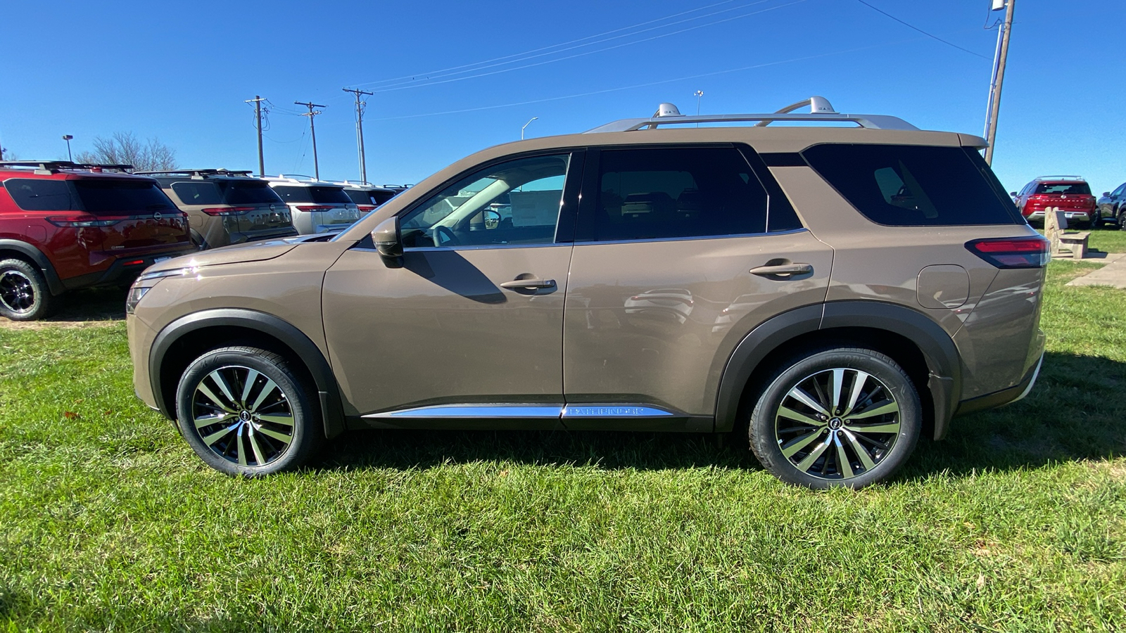 2024 Nissan Pathfinder Platinum 8