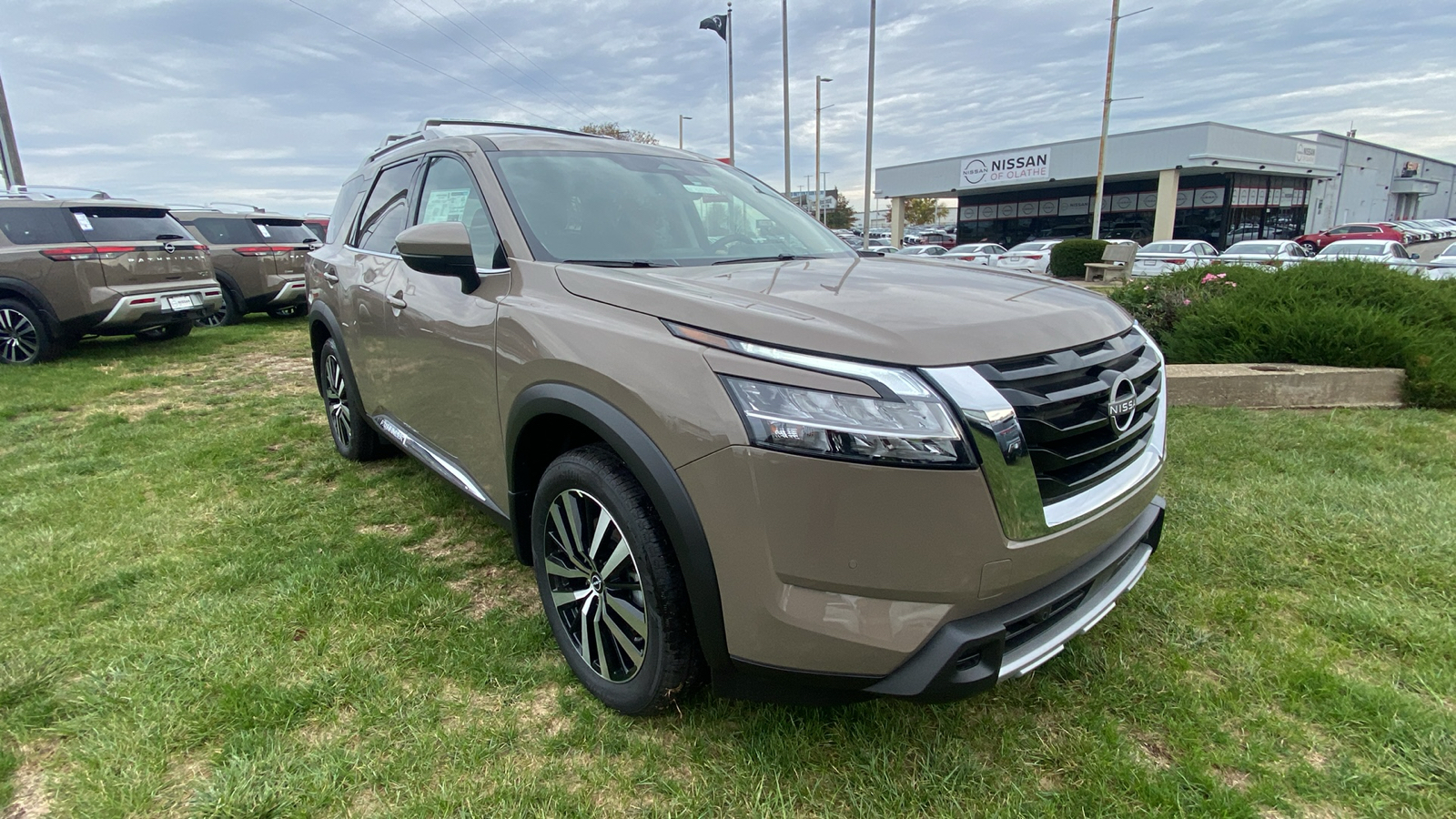 2024 Nissan Pathfinder Platinum 3