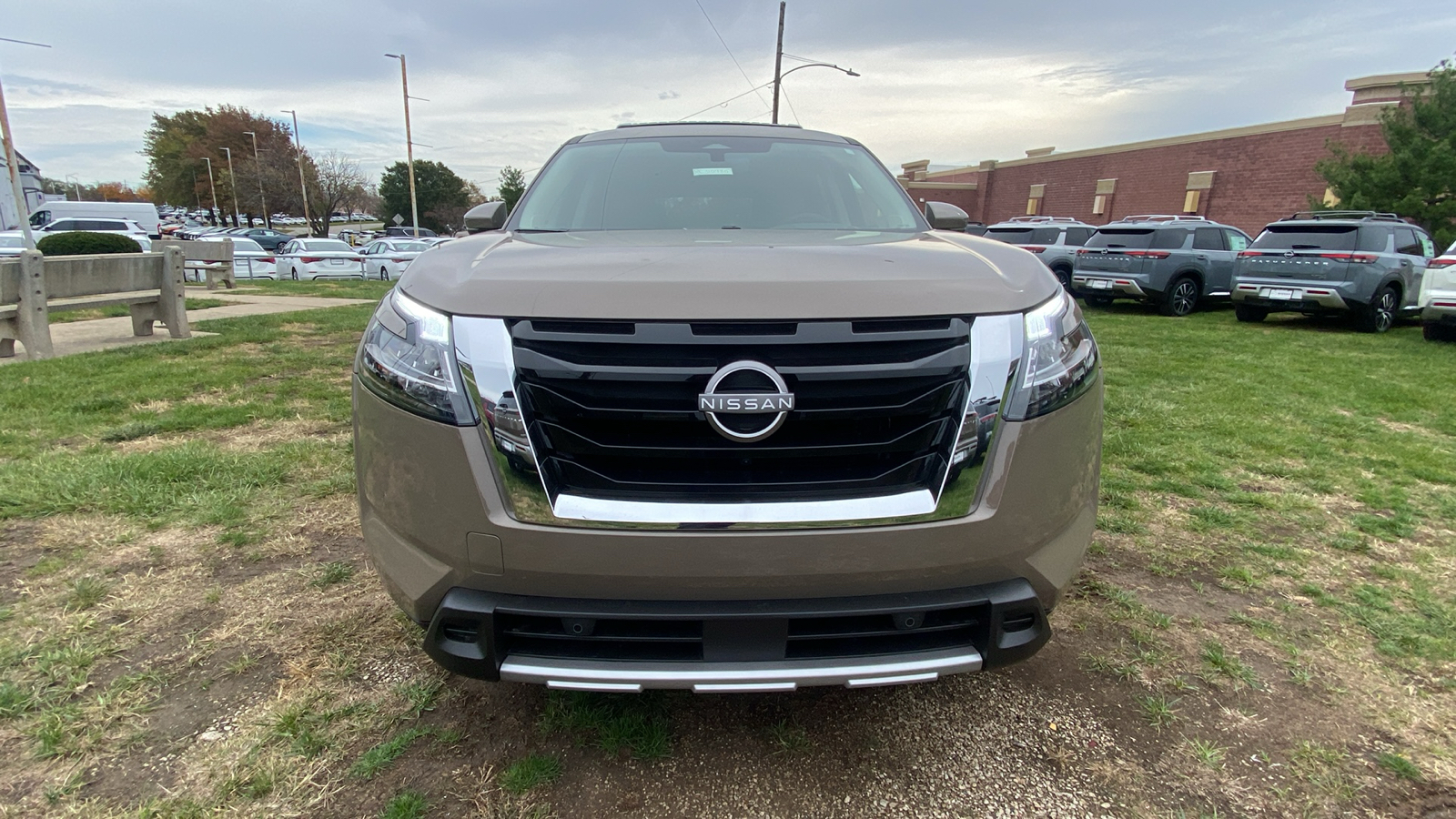 2024 Nissan Pathfinder Platinum 2