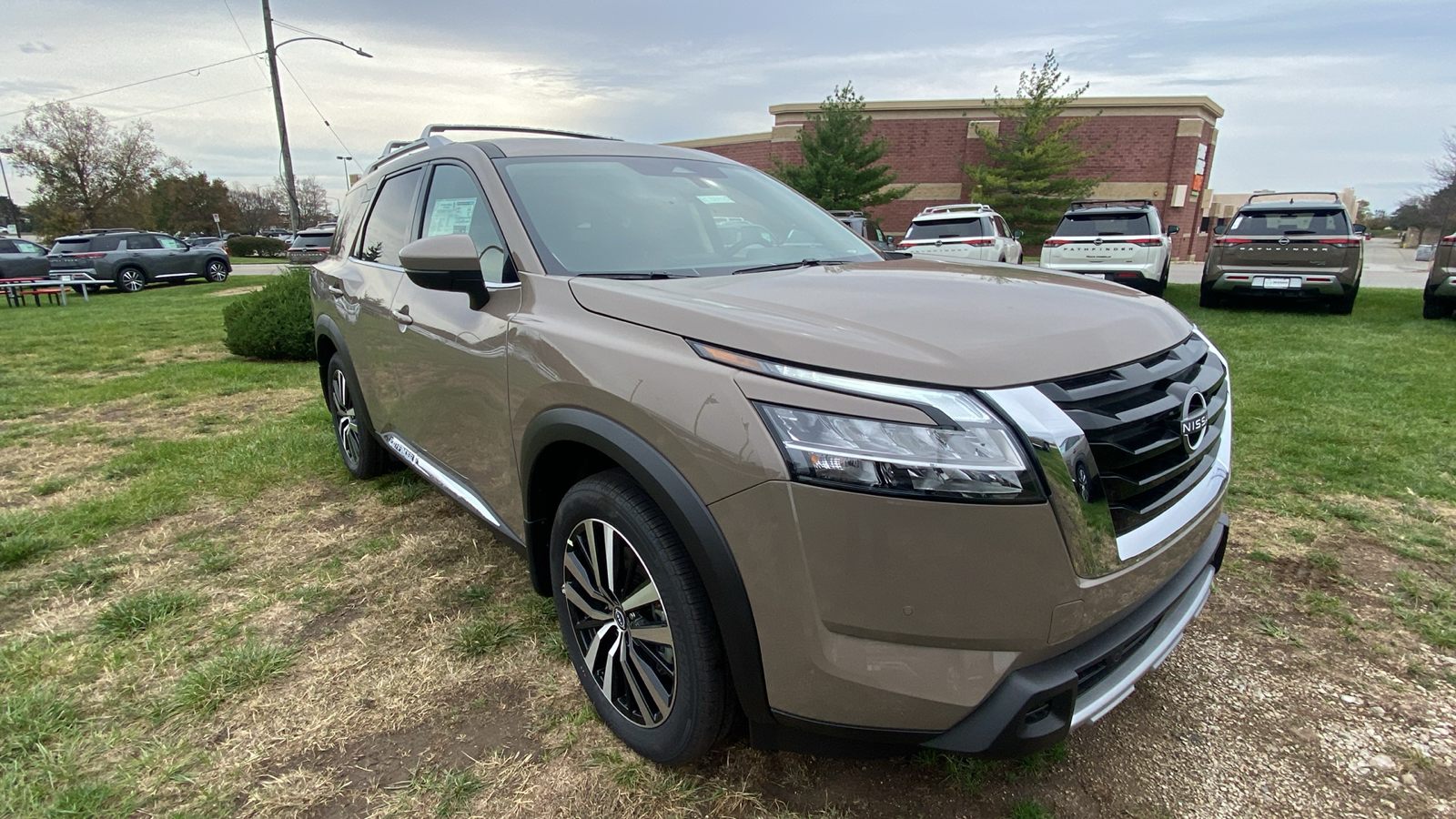 2024 Nissan Pathfinder Platinum 3