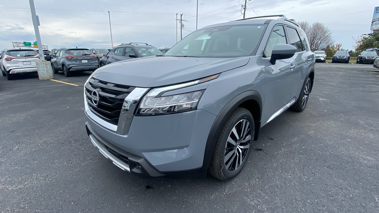 2024 Nissan Pathfinder Platinum 1