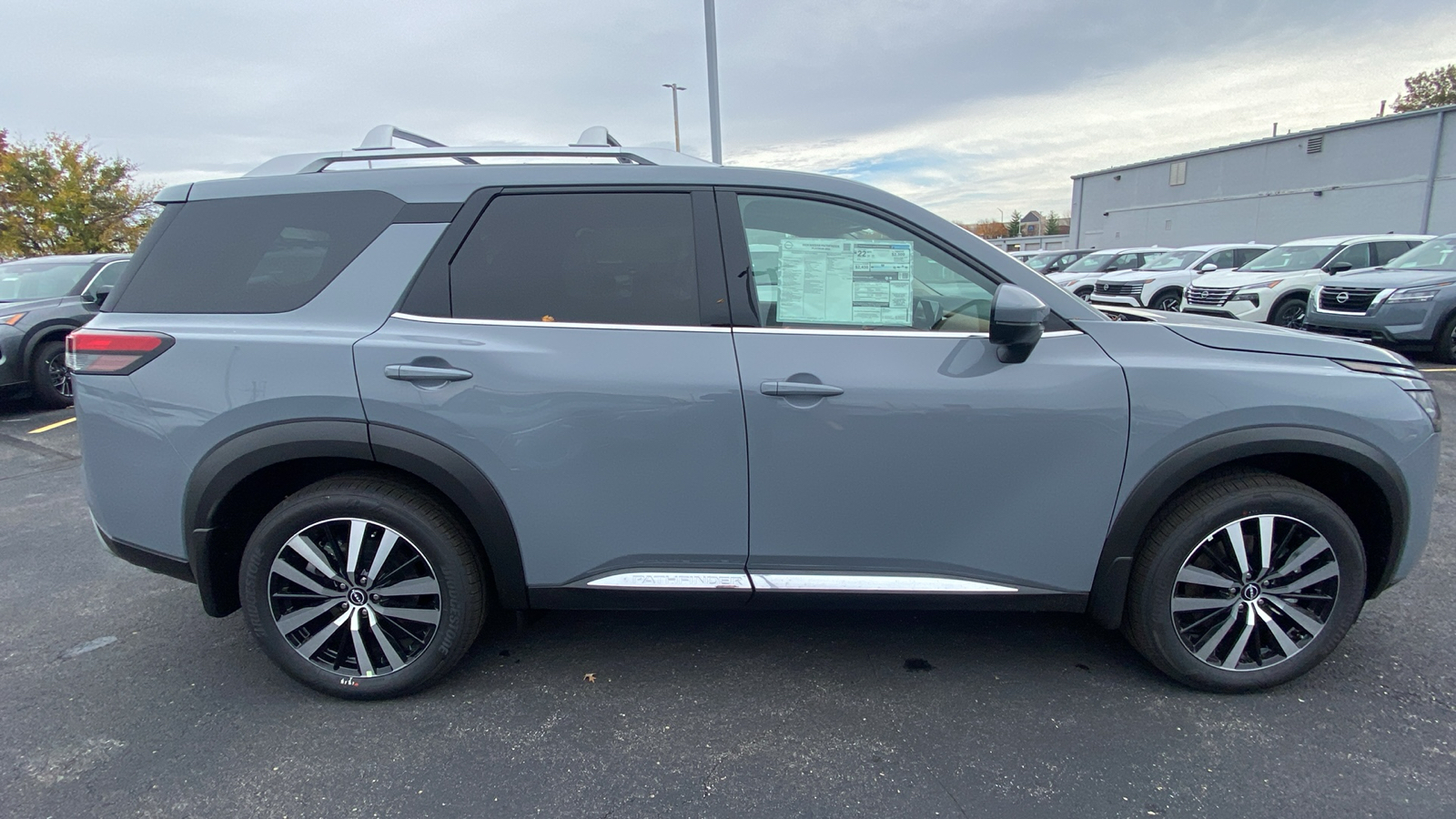 2024 Nissan Pathfinder Platinum 4