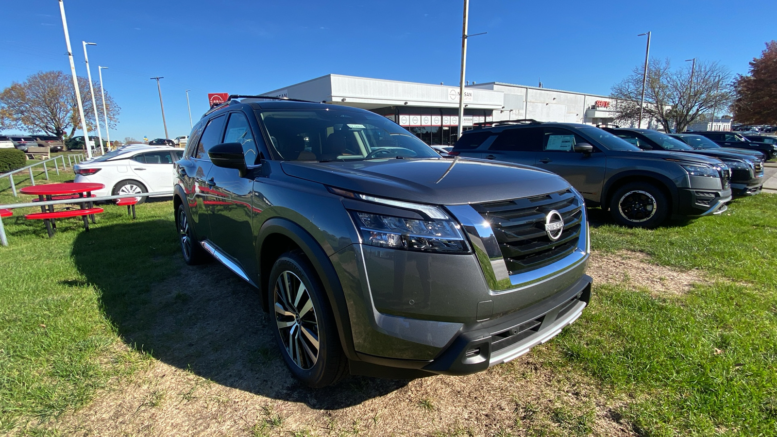 2024 Nissan Pathfinder Platinum 3