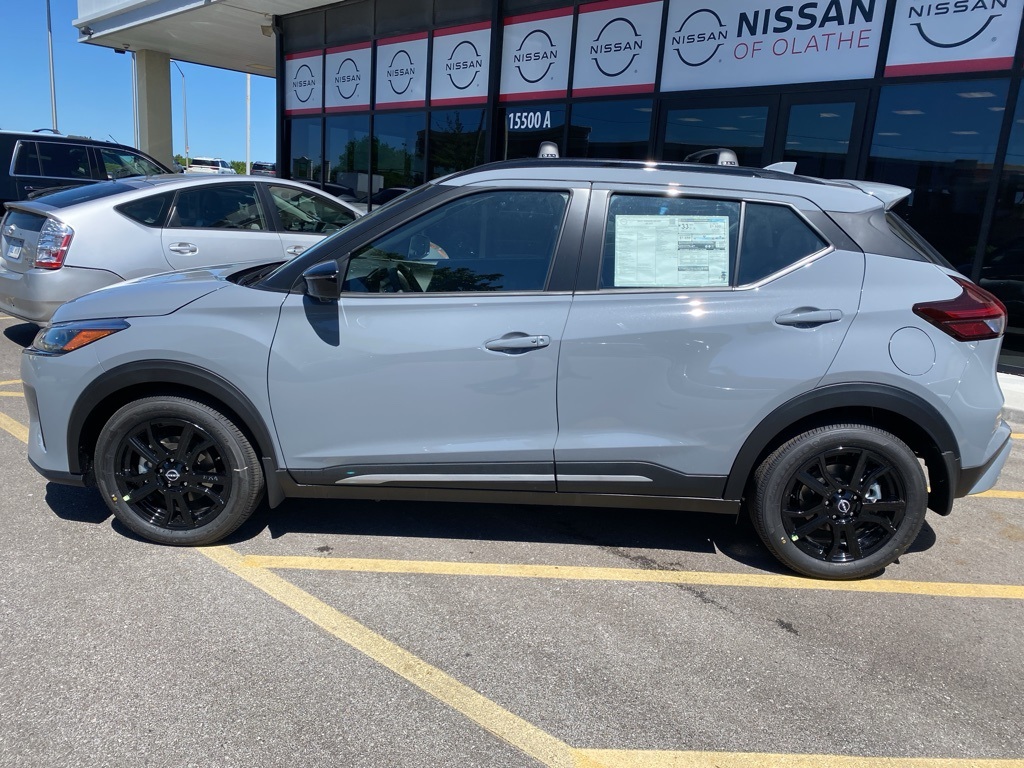 2024 Nissan Kicks SR 14