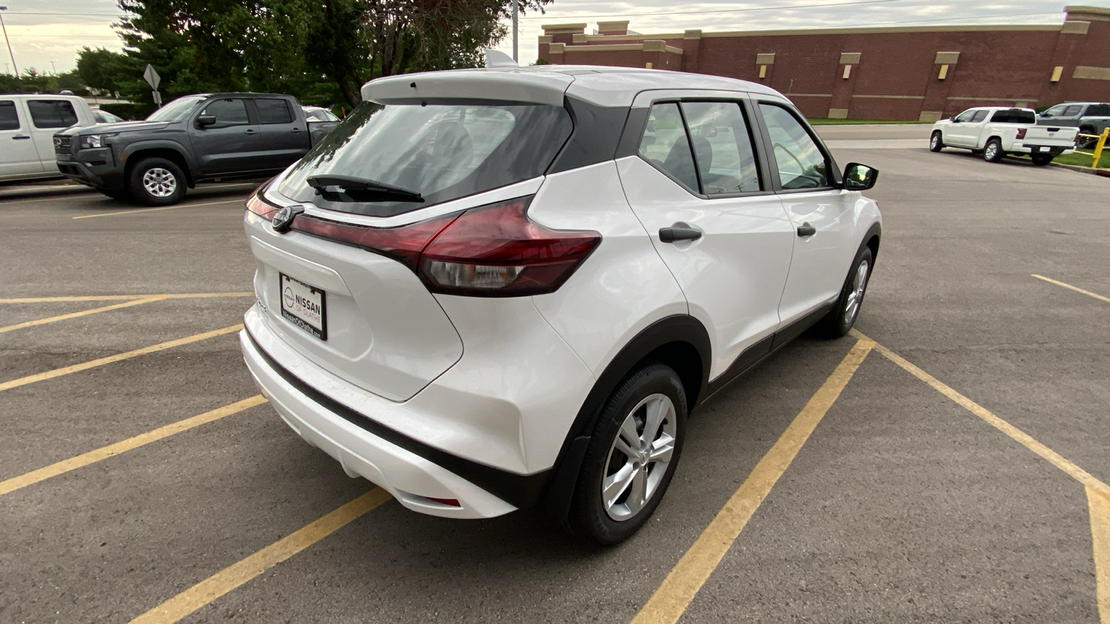 2024 Nissan Kicks S 6