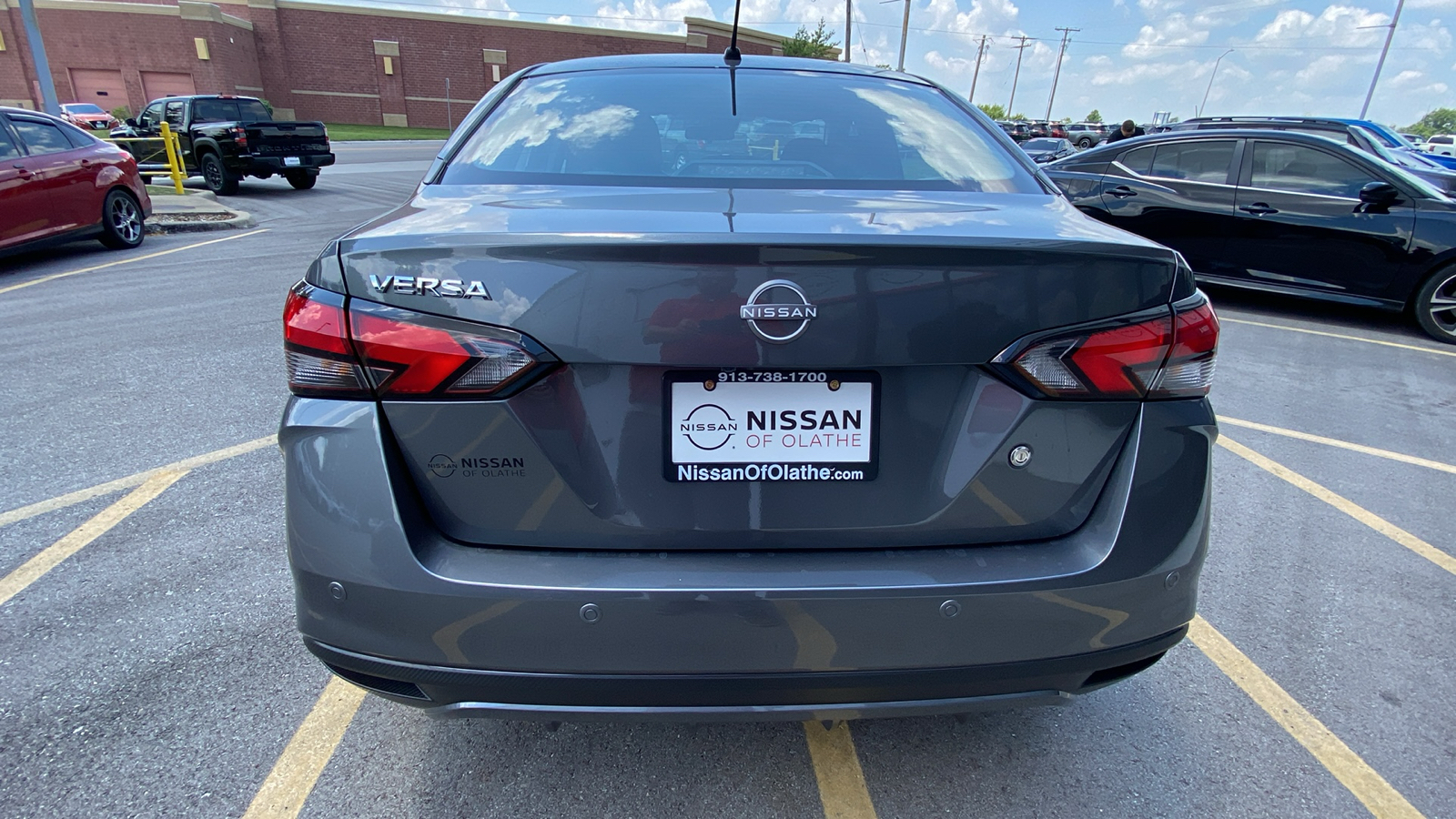 2024 Nissan Versa 1.6 S 8
