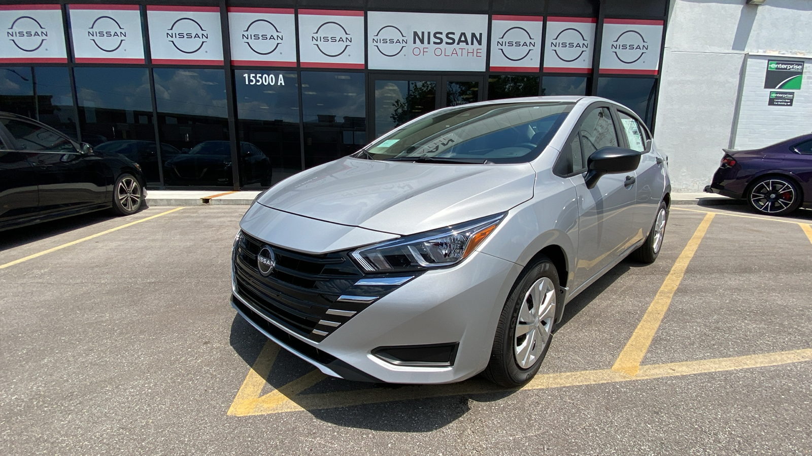 2024 Nissan Versa 1.6 S 1