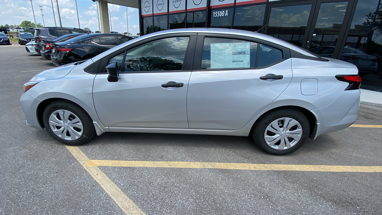 2024 Nissan Versa 1.6 S 10