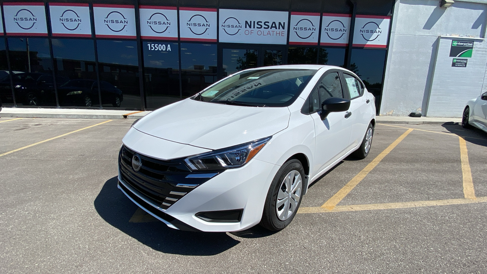 2024 Nissan Versa 1.6 S 1