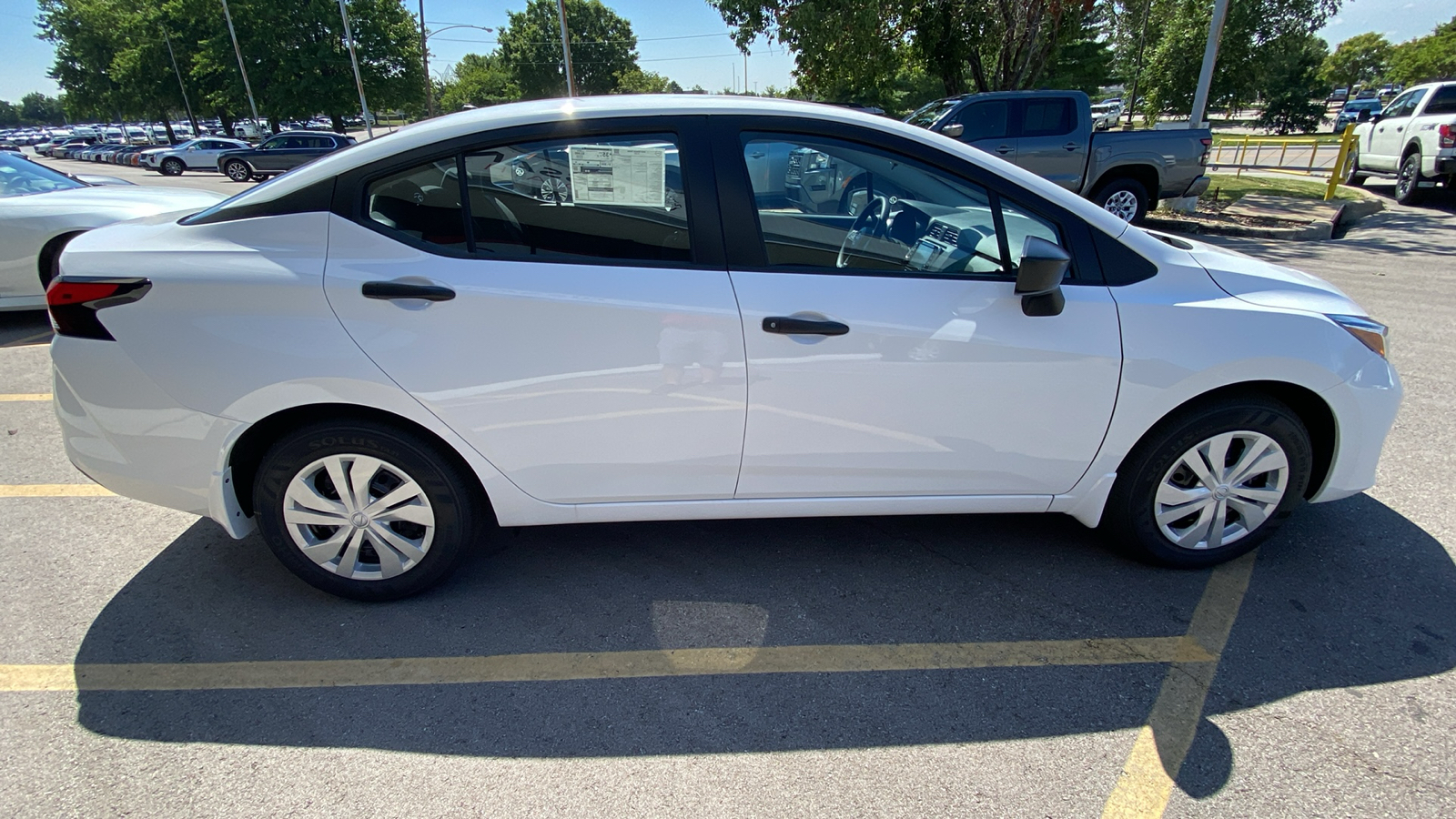 2024 Nissan Versa 1.6 S 5