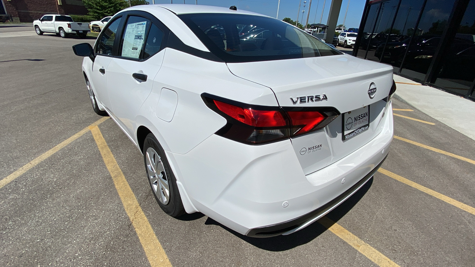 2024 Nissan Versa 1.6 S 8