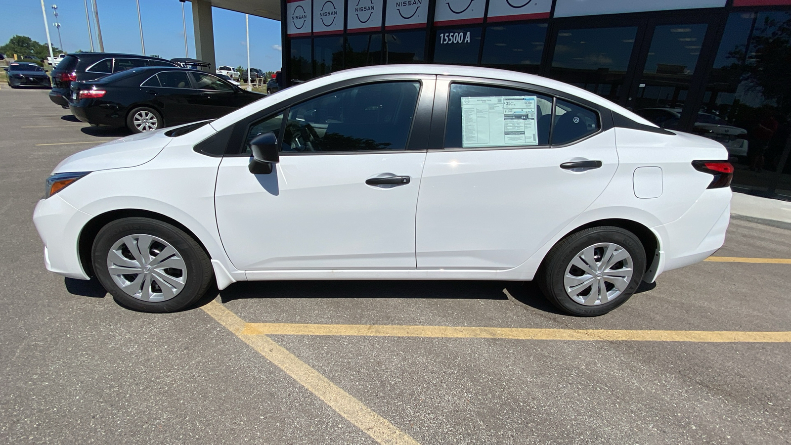 2024 Nissan Versa 1.6 S 9