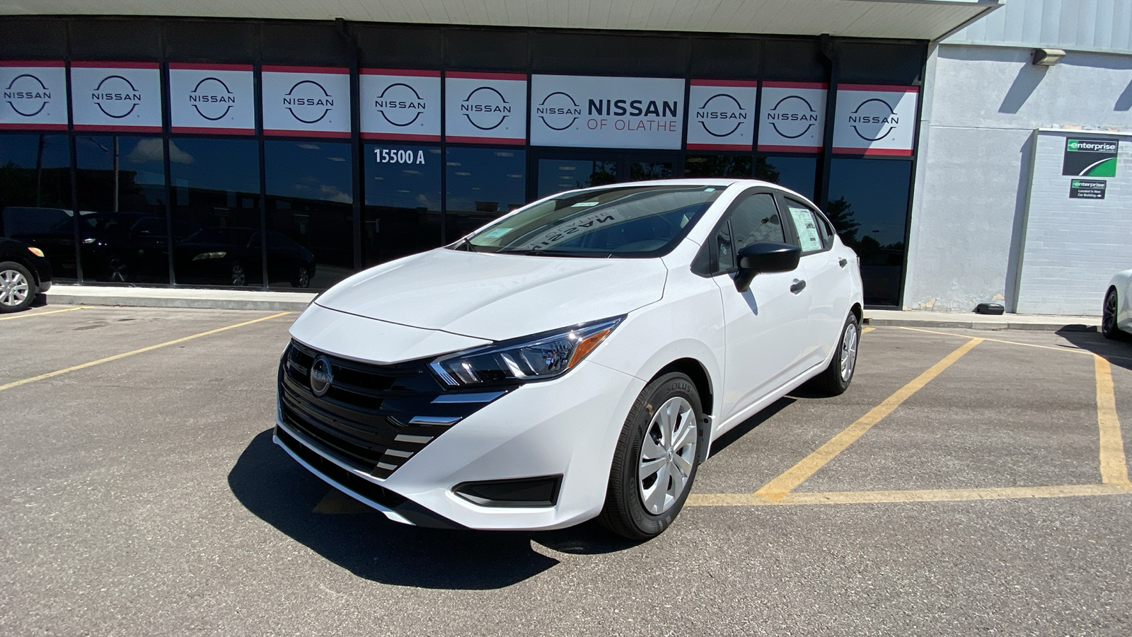 2024 Nissan Versa 1.6 S 2