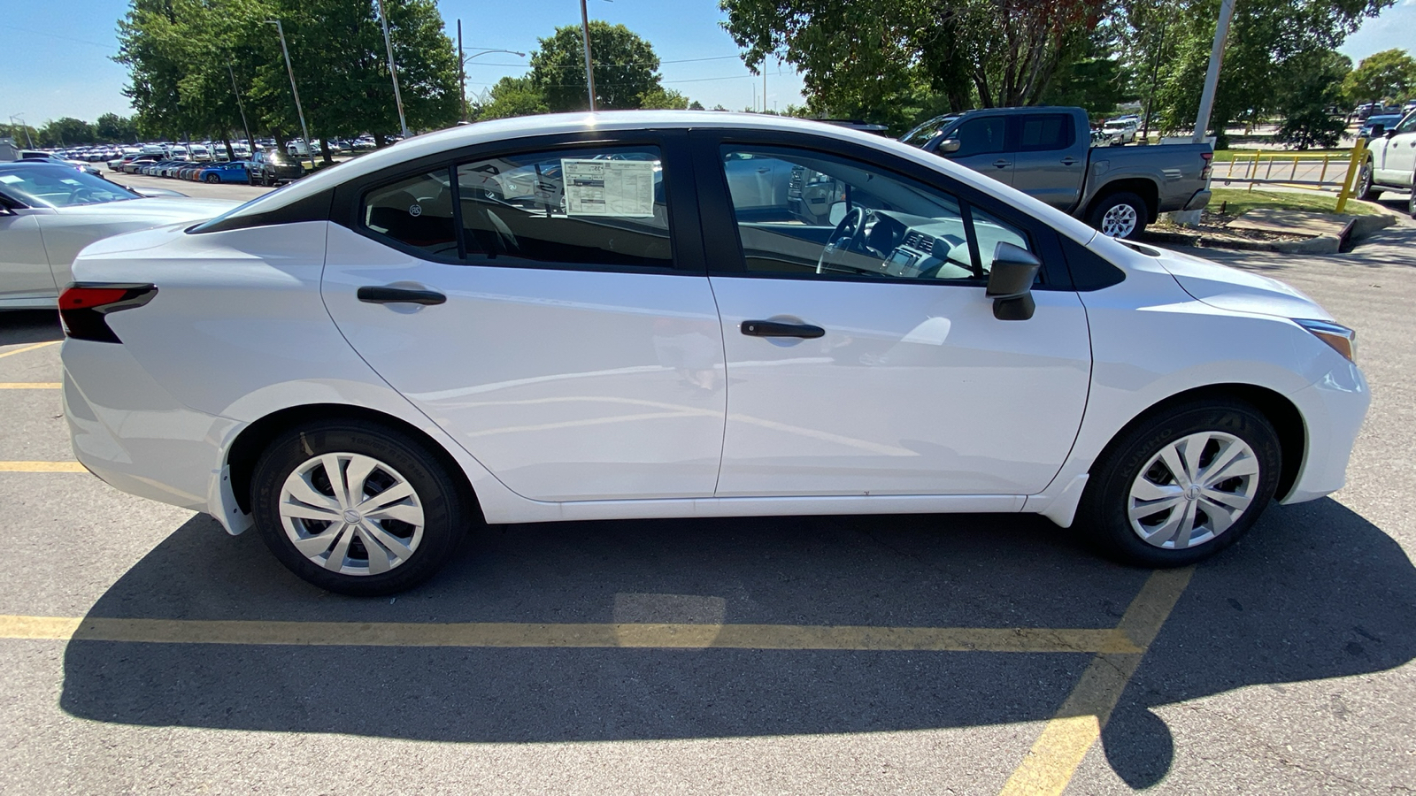 2024 Nissan Versa 1.6 S 5