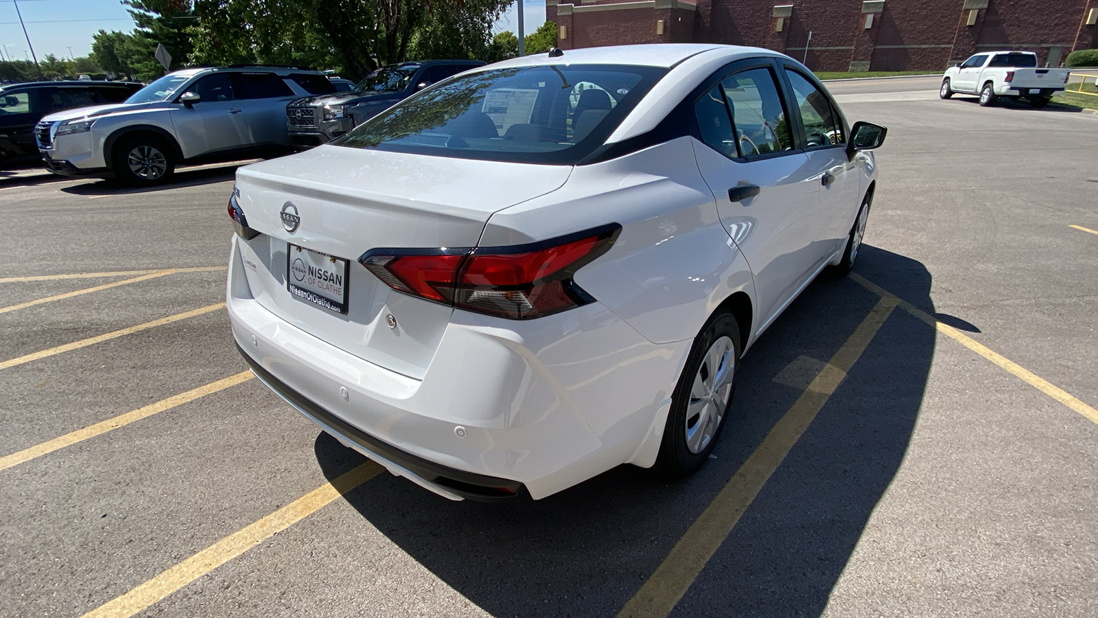 2024 Nissan Versa 1.6 S 6