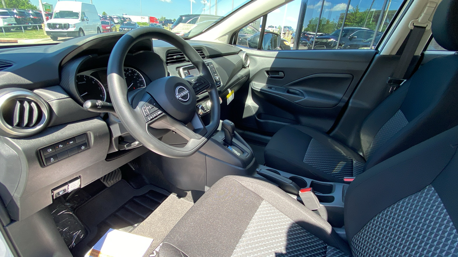 2024 Nissan Versa 1.6 S 11