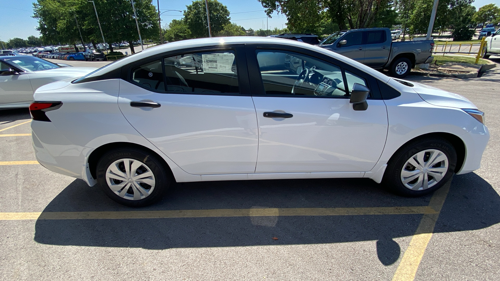 2024 Nissan Versa 1.6 S 5