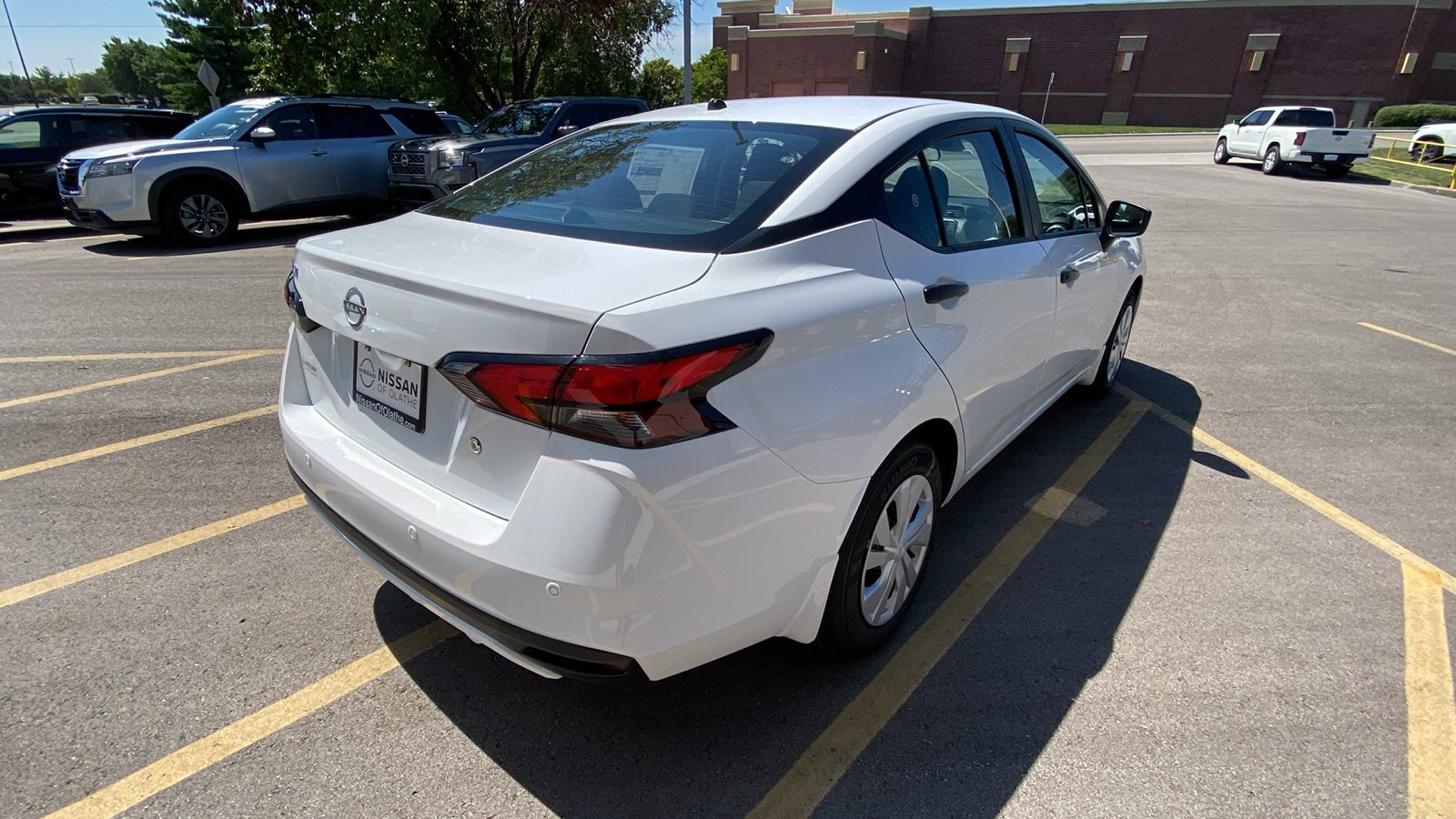 2024 Nissan Versa 1.6 S 6