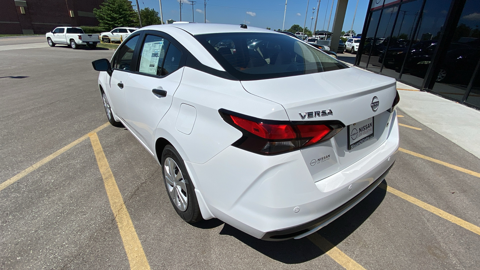 2024 Nissan Versa 1.6 S 8