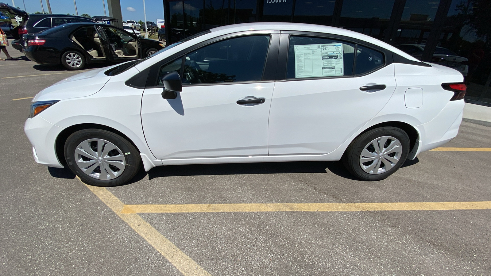 2024 Nissan Versa 1.6 S 9