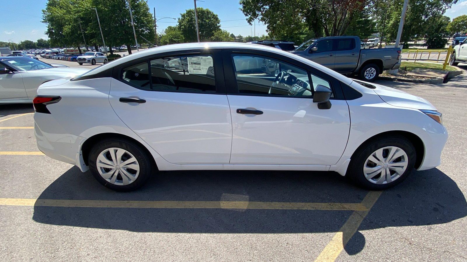 2024 Nissan Versa 1.6 S 5