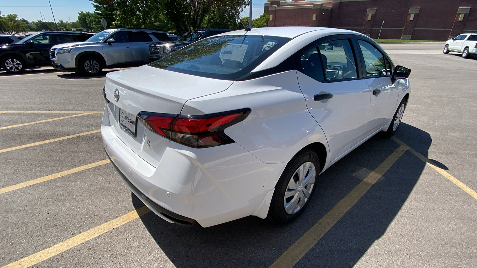 2024 Nissan Versa 1.6 S 6