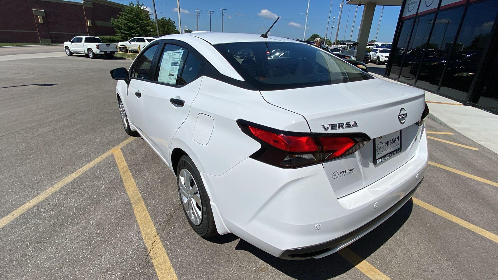 2024 Nissan Versa 1.6 S 8