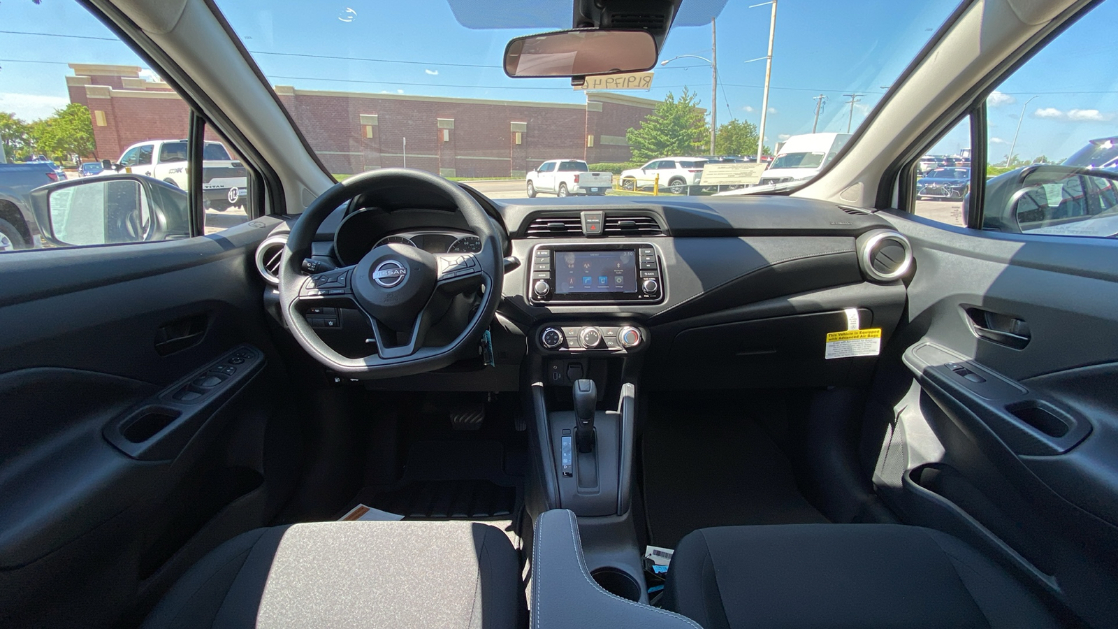 2024 Nissan Versa 1.6 S 30