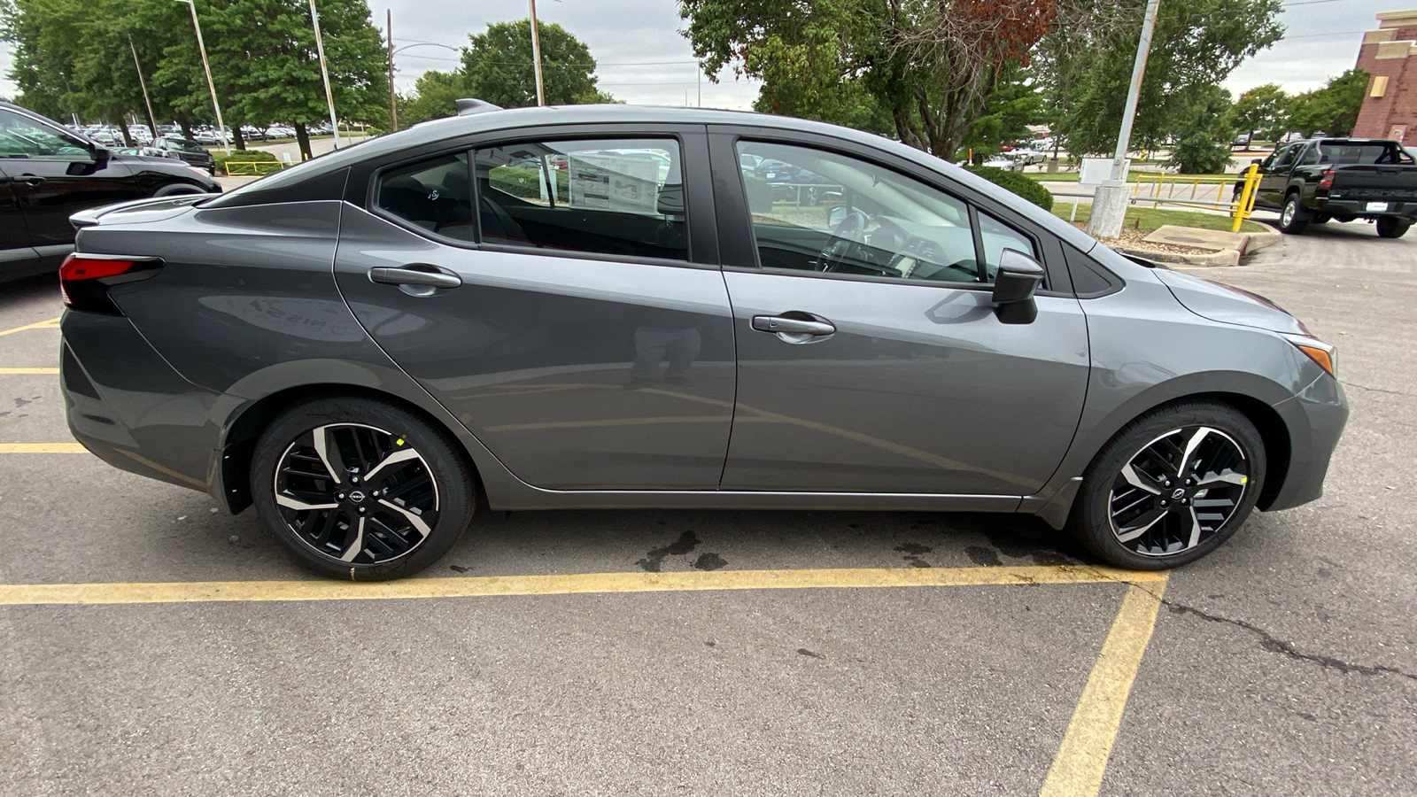 2024 Nissan Versa 1.6 SR 5