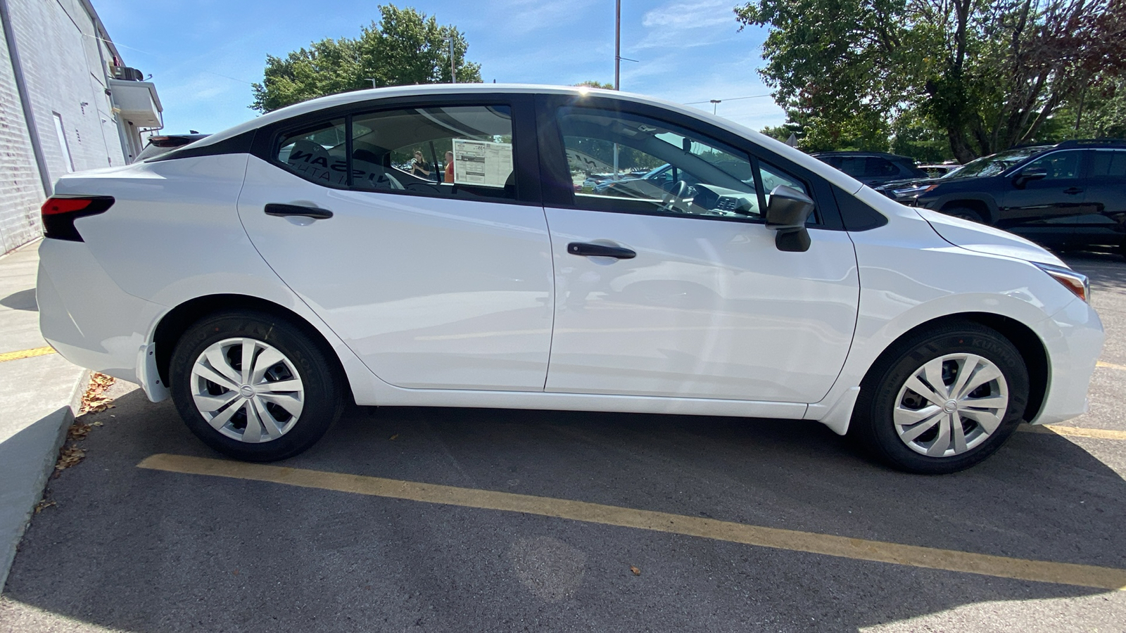 2024 Nissan Versa 1.6 S 5