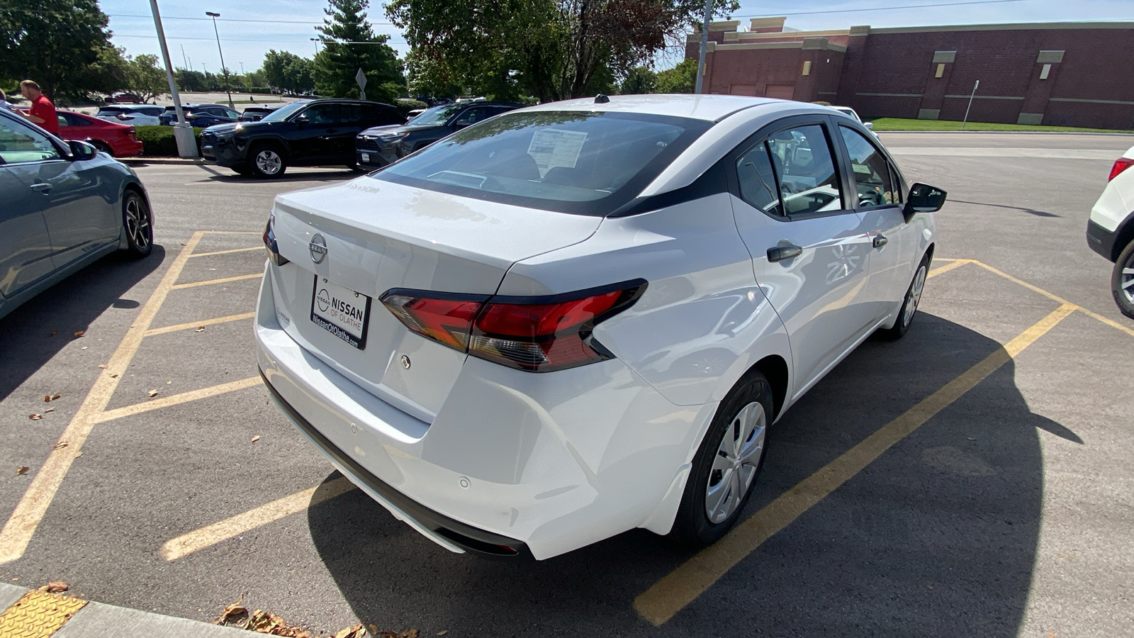 2024 Nissan Versa 1.6 S 6