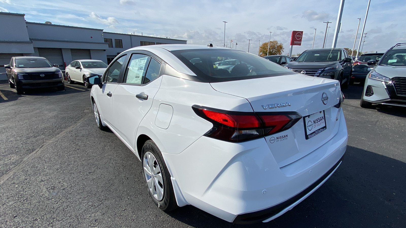 2024 Nissan Versa 1.6 S 7