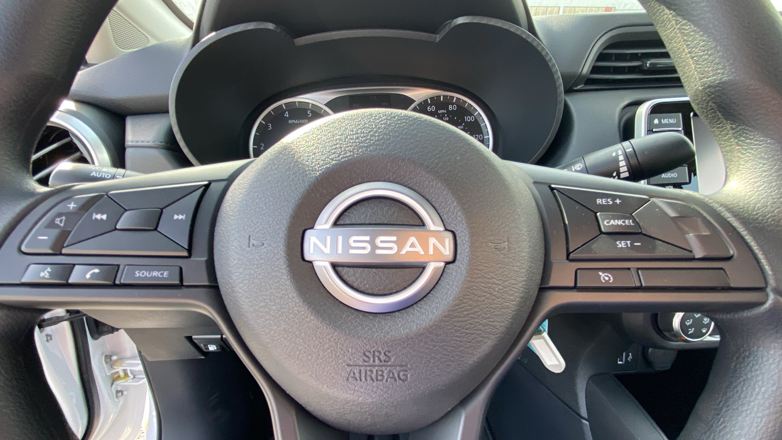 2024 Nissan Versa 1.6 S 13