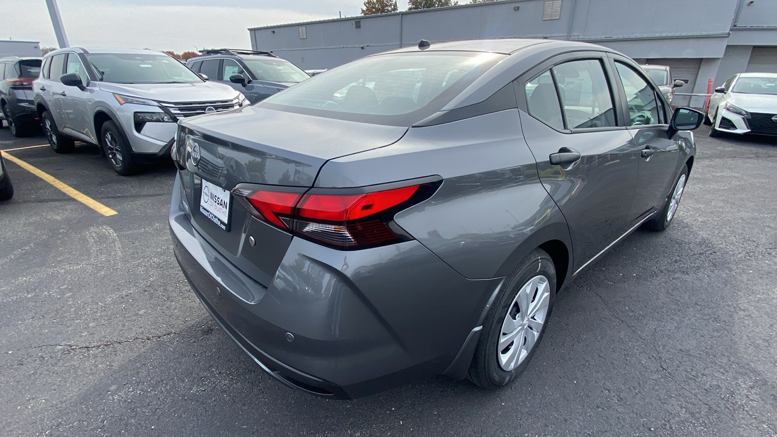 2024 Nissan Versa 1.6 S 5