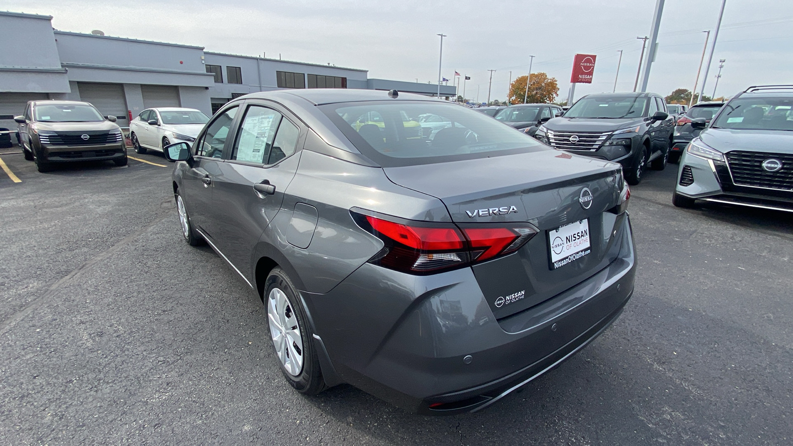 2024 Nissan Versa 1.6 S 7