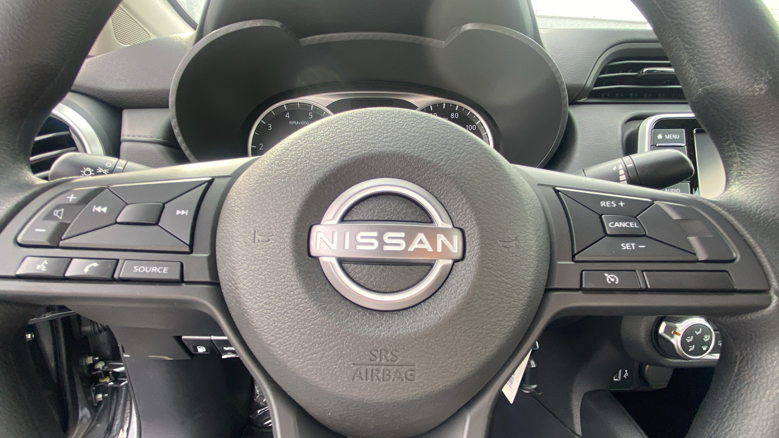 2024 Nissan Versa 1.6 S 13