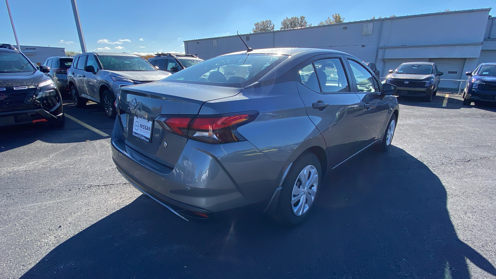 2024 Nissan Versa 1.6 S 5